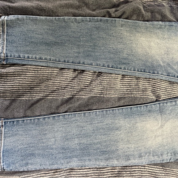 American Eagle Outfitters Light Blue Stretch Jeans - Picture 2 of 10